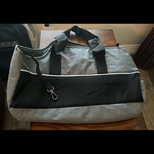 Small dog carrier.   Like new.  Only used to carry pet supplies a couple times.